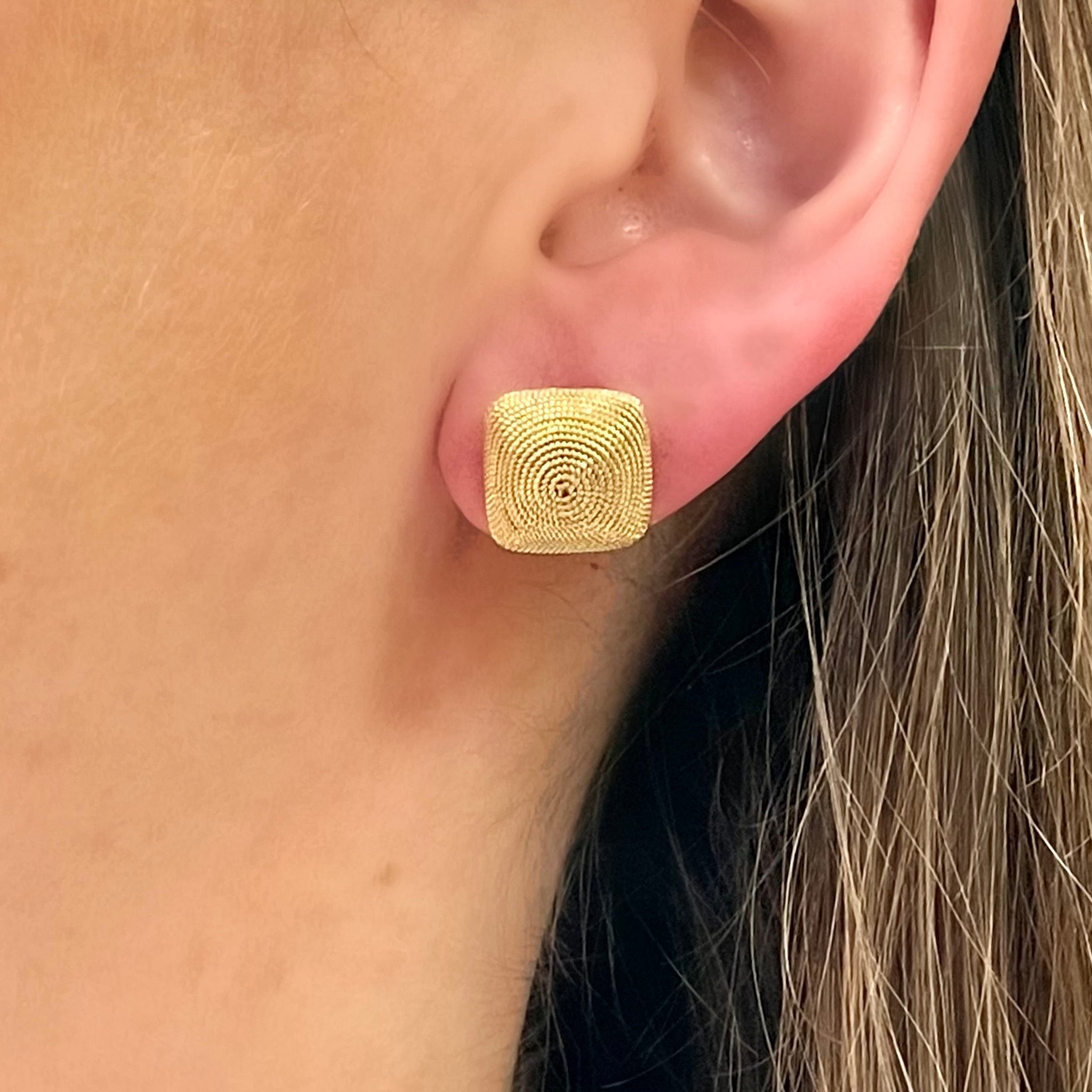 18k Gold Twist Wire Earrings
