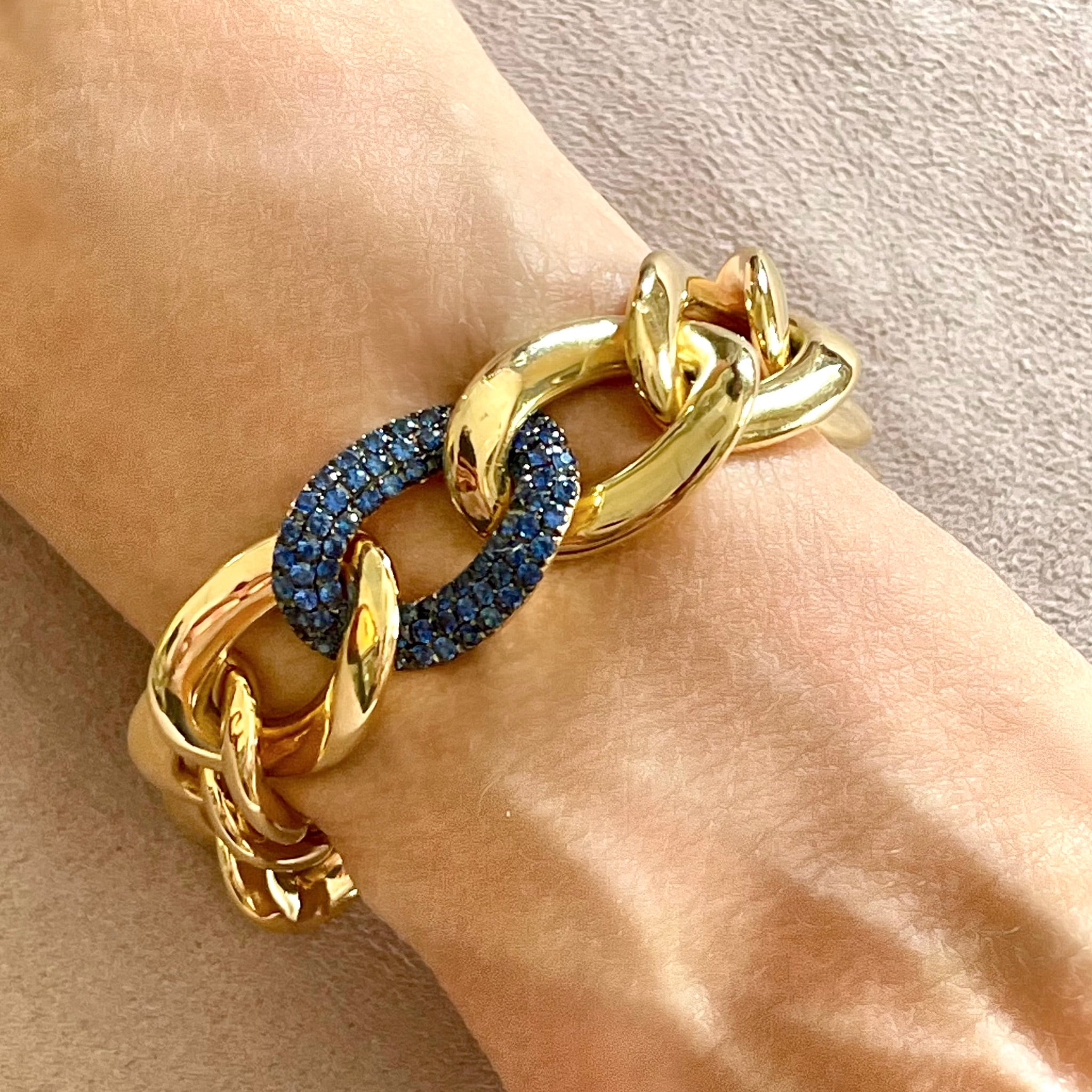 Sapphire and 18k Yellow Gold Bracelet